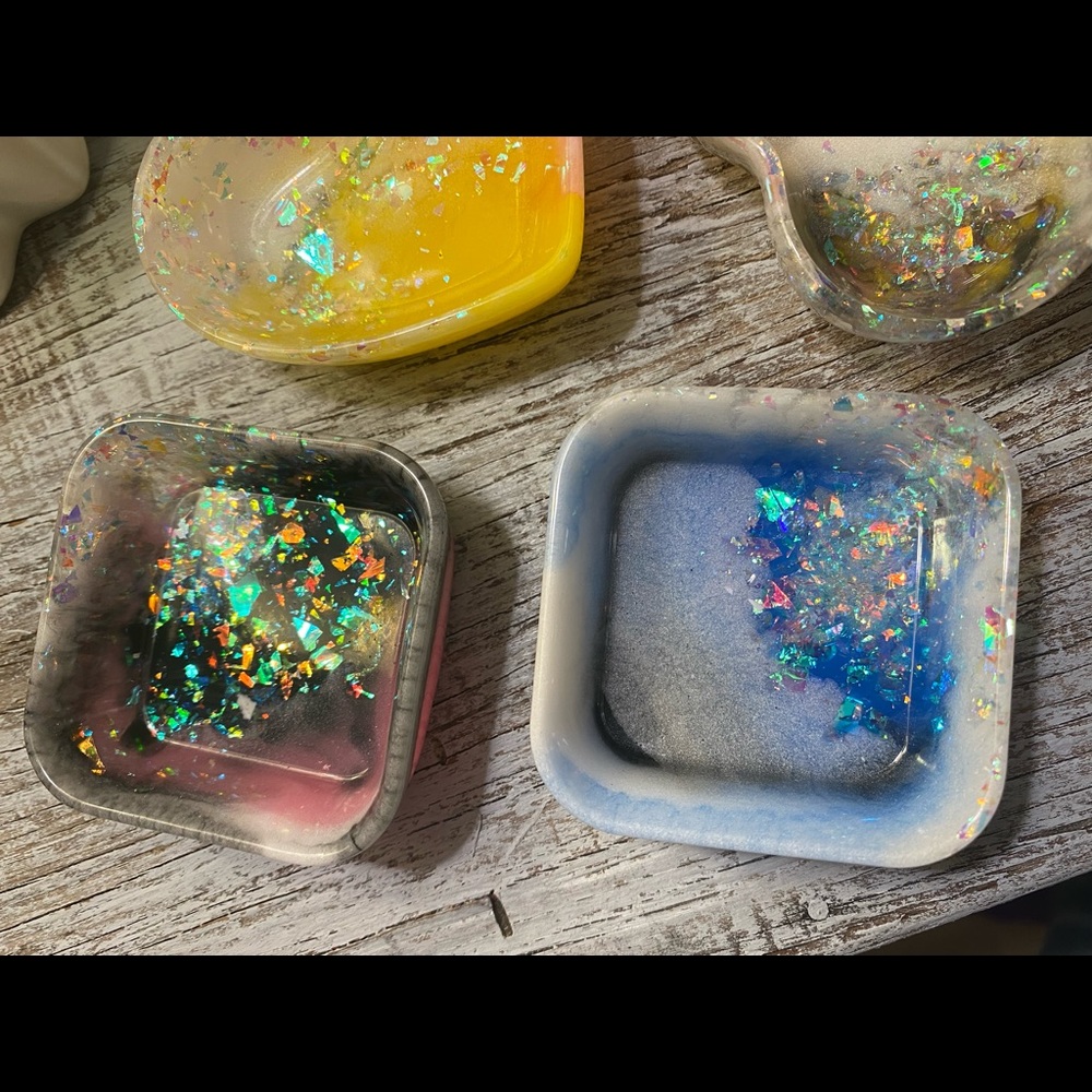 Handmade Resin Ring Dish - Picture 13 of 17